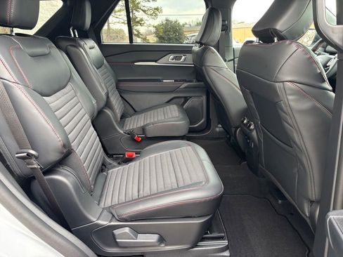 New 2026 Ford Explorer ST-Line w/ ST-Line Street Pack image 12