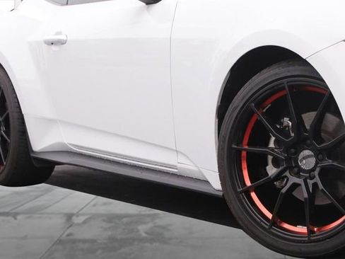 Used 2025 Ford Mustang Coupe RWD image 3