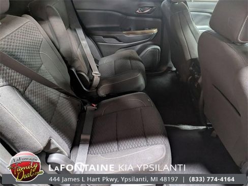 Used 2019 GMC Acadia SLE w/ Driver Alert Package I image 28