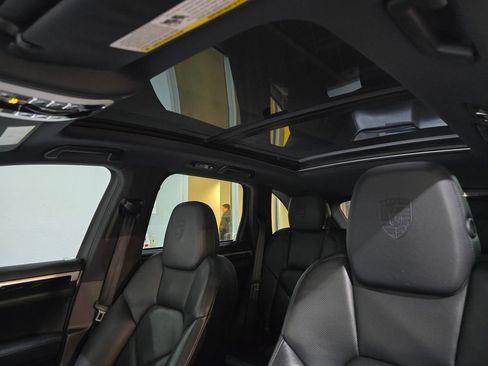 Used 2017 Porsche Cayenne S Platinum w/ Premium Package Plus (Pjy) image 23