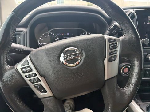 Used 2022 Nissan Titan SV w/ SV Convenience Package image 7