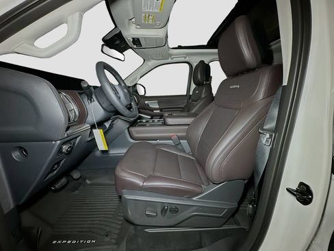 New 2027 Ford Expedition Platinum w/ Platinum Ultimate Package AWD/4WD image 16
