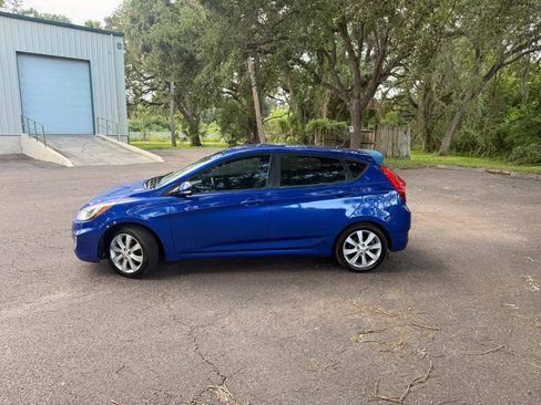 Used 2013 Hyundai Accent SE FWD image 6