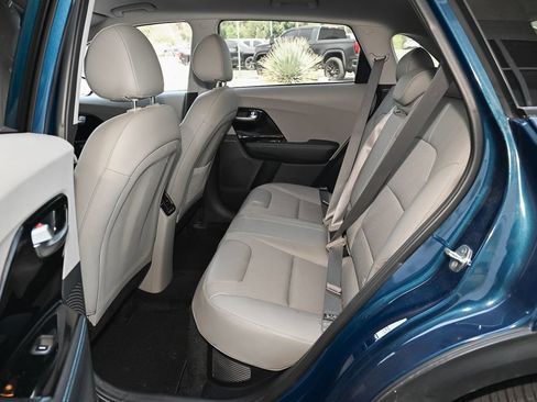 Used 2022 Kia Niro EX FWD image 35