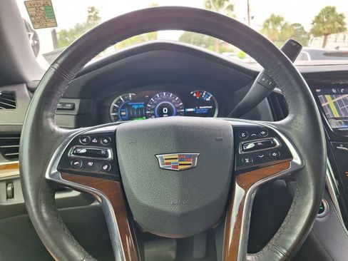Used 2020 Cadillac Escalade Premium Luxury RWD image 20