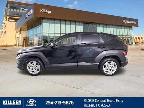 Used 2024 Hyundai Kona SE image 4