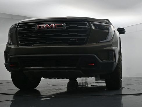 Used 2025 GMC Acadia AT4 AWD/4WD image 19
