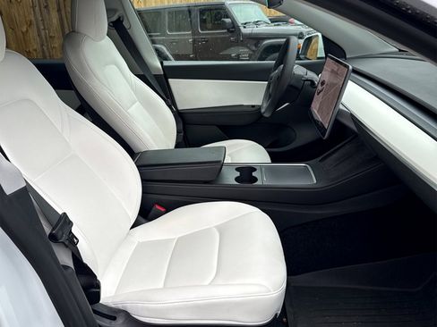 Used 2021 Tesla Model Y Long Range image 29