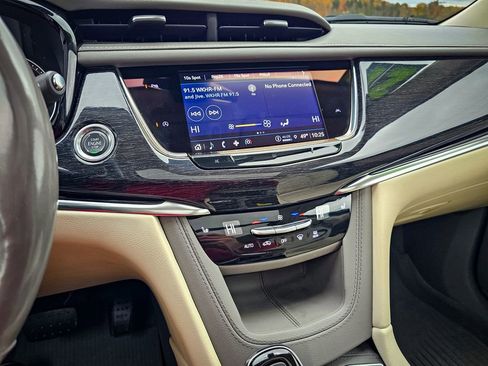 Used 2021 Cadillac XT6 Premium Luxury w/ LPO, Floor Liner Package image 25