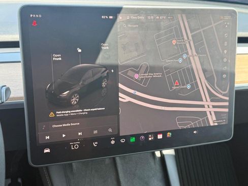 Used 2022 Tesla Model Y Long Range AWD/4WD image 24