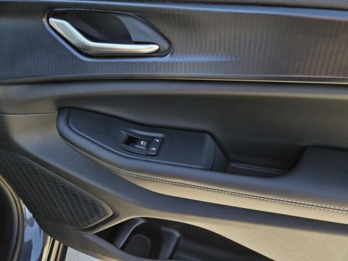 New 2026 Jeep Grand Cherokee L 2WD image 9