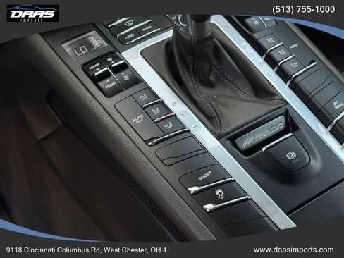 Used 2018 Porsche Macan AWD/4WD image 43