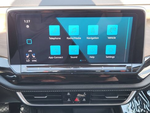 Used 2024 Volkswagen Atlas SE FWD image 7