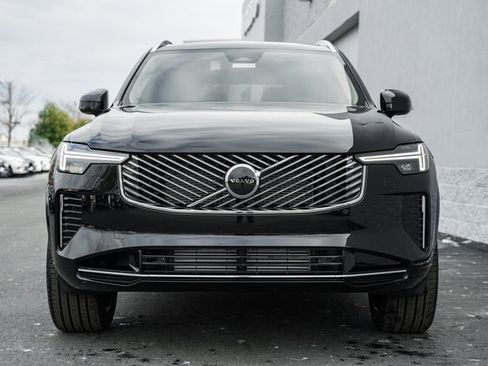 Certified 2025 Volvo XC90 T8 Core w/ Climate Package image 2