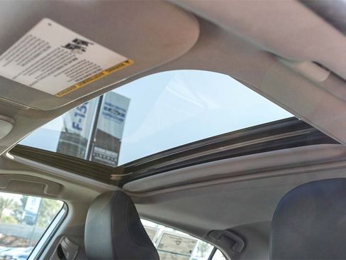 Used 2022 Toyota Camry SE image 30