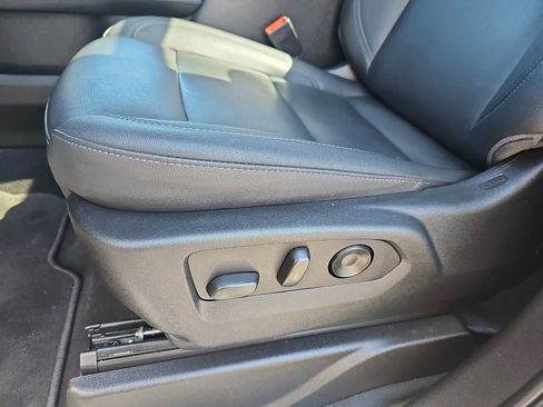 Used 2024 Chevrolet Tahoe LT w/ LT Signature Package image 17