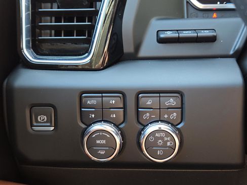 Used 2023 GMC Sierra 1500 Denali Ultimate image 26