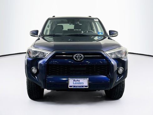 Used 2020 Toyota 4Runner SR5 AWD/4WD image 2