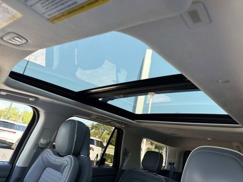 Used 2019 Lincoln Navigator Black Label w/ Cargo Package AWD/4WD image 34
