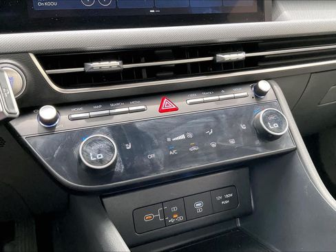 Used 2025 Hyundai Sonata SEL FWD image 32