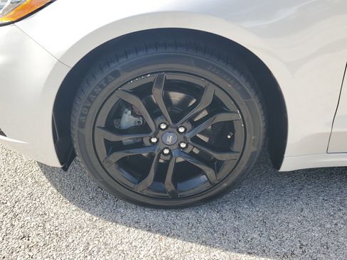 Used 2019 Ford Fusion SE w/ Equipment Group 151A image 5