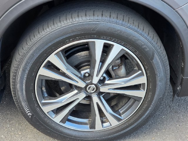 Used 2020 Nissan Rogue SV w/ Premium Package AWD/4WD image 9