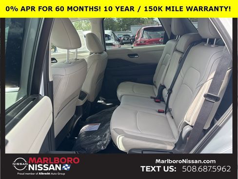 New 2025 Nissan Pathfinder SL image 22