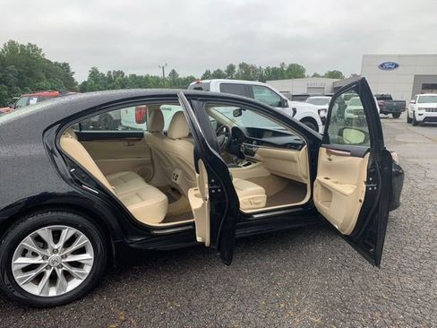 Used 2014 Lexus ES 300h w/ Luxury Package w/Bamboo Trim FWD image 11