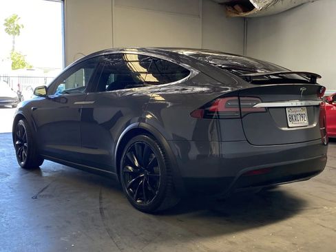 Used 2019 Tesla Model X image 2