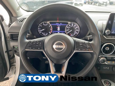 Used 2024 Nissan Sentra SV FWD image 32