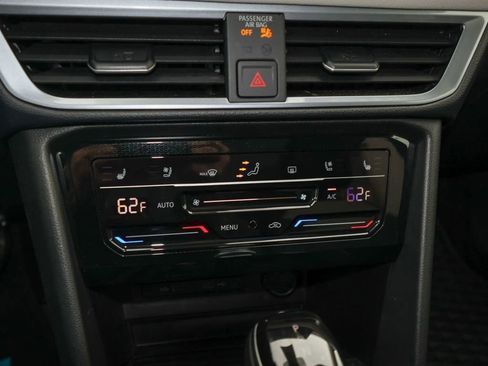 Certified 2025 Volkswagen Taos SEL image 21