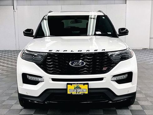 Used 2024 Ford Explorer ST w/ Technology Package image 4