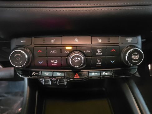 Used 2021 Dodge Durango SXT image 22