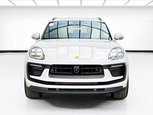 Used 2023 Porsche Macan AWD/4WD image 2