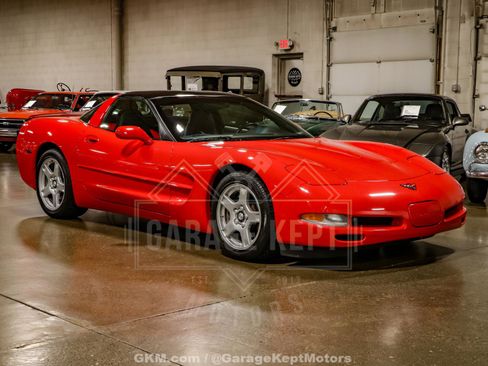 Used 1997 Chevrolet Corvette Coupe w/ Roof Pkg image 12
