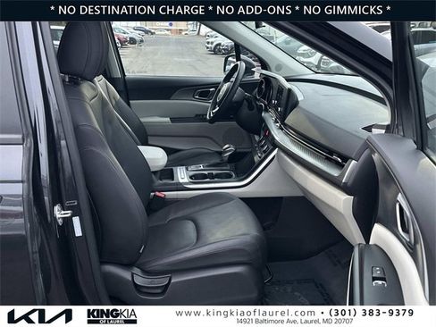 Used 2024 Kia Carnival LX image 16