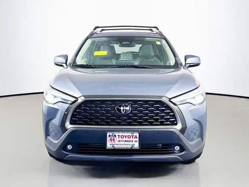 Used 2023 Toyota Corolla Cross XLE w/ Convenience Package AWD/4WD image 9