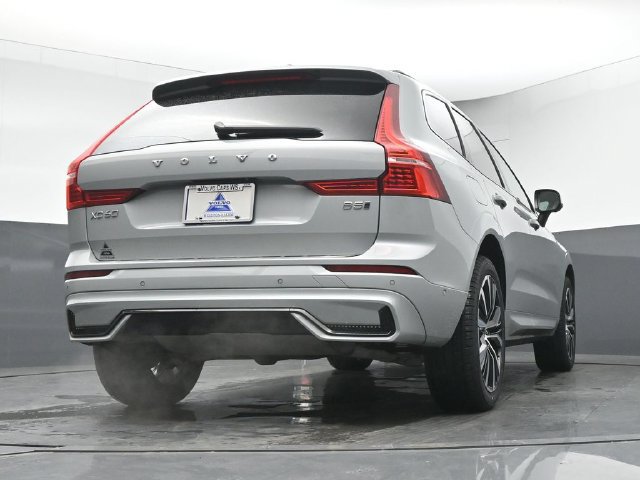 Used 2024 Volvo XC60 B5 Plus w/ Protection Package Premier AWD/4WD image 40