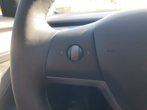 Used 2021 Tesla Model 3 Standard Range Plus image 26