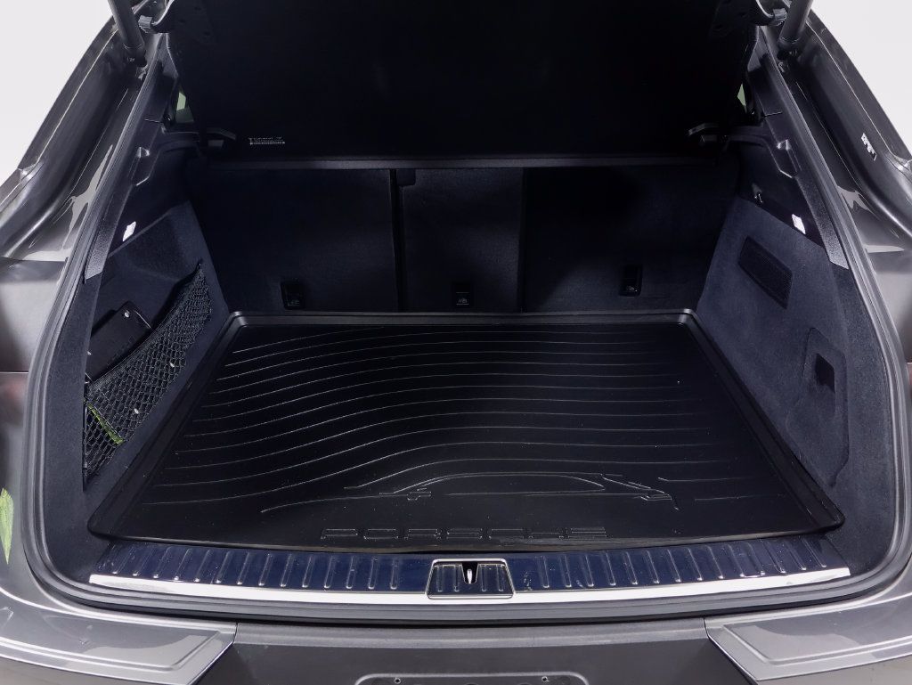 Certified 2024 Porsche Cayenne Coupe AWD/4WD image 31