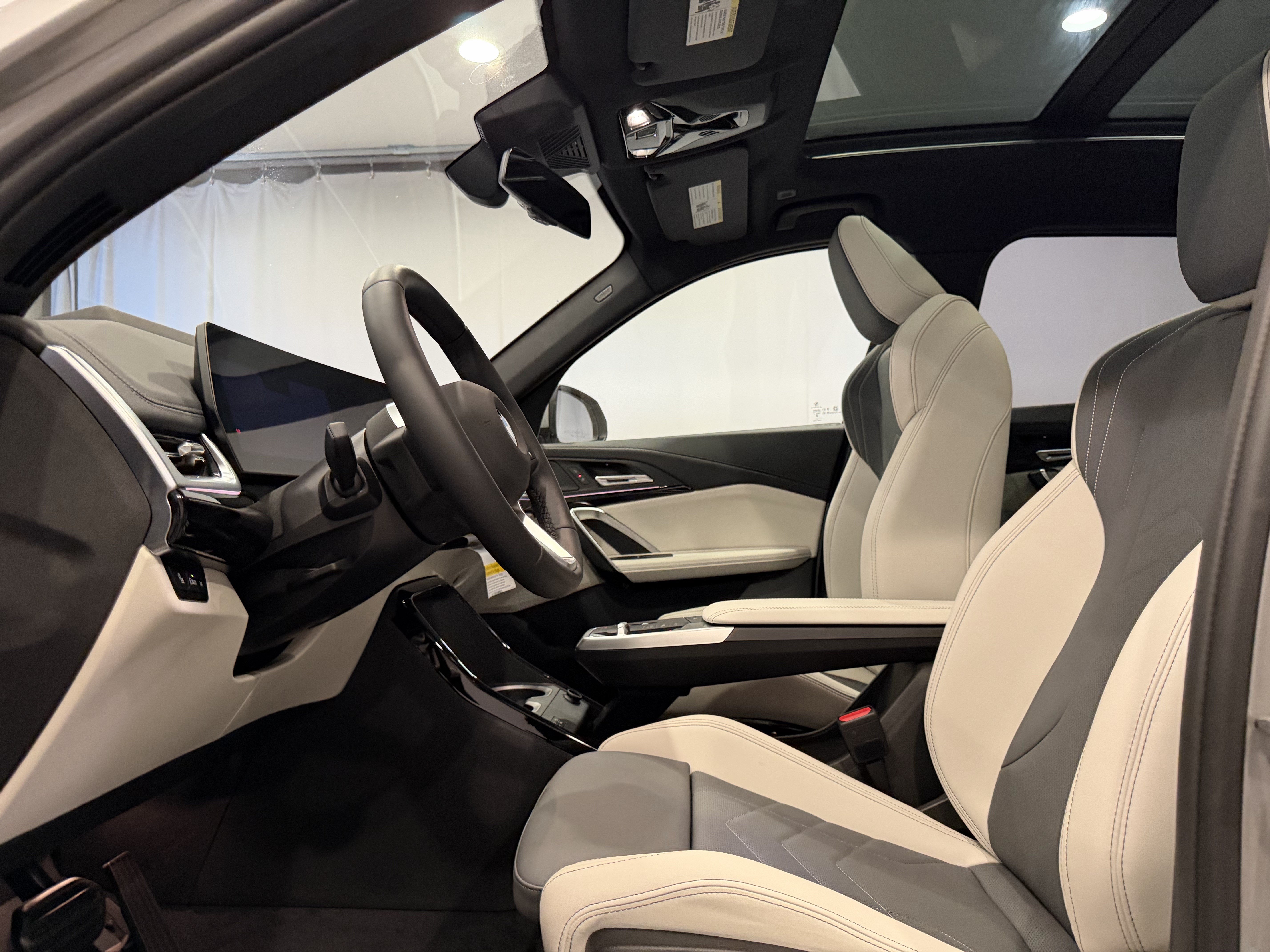 New 2026 BMW X1 xDrive28i w/ Technology Package AWD/4WD image 8
