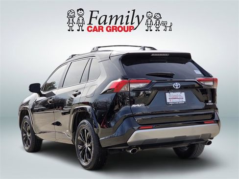 Used 2023 Toyota RAV4 SE w/ Convenience Package image 3