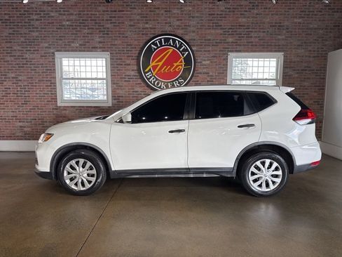Used 2018 Nissan Rogue S image 15