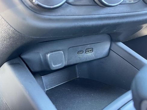 Used 2025 Chevrolet Trax LS FWD image 27