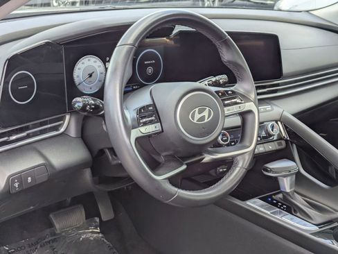 Used 2025 Hyundai Elantra Limited FWD image 10