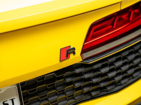 Used 2021 Audi R8 V10 w/ Premium Package image 20