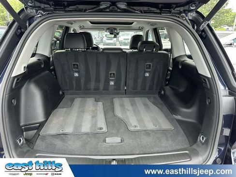 Used 2023 Jeep Grand Cherokee Limited AWD/4WD image 23