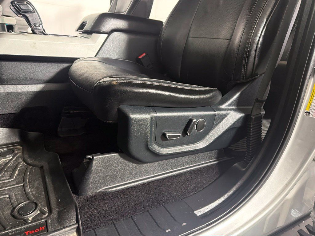 Used 2015 Ford F150 Lariat w/ Equipment Group 501A Mid AWD/4WD image 13