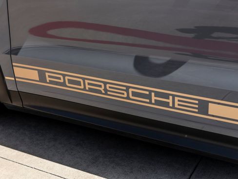 Certified 2022 Porsche Cayenne Turbo GT AWD/4WD image 16