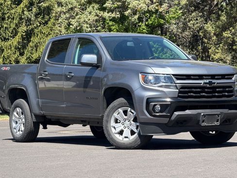 Used 2022 Chevrolet Colorado LT w/ LT Convenience Package AWD/4WD image 2